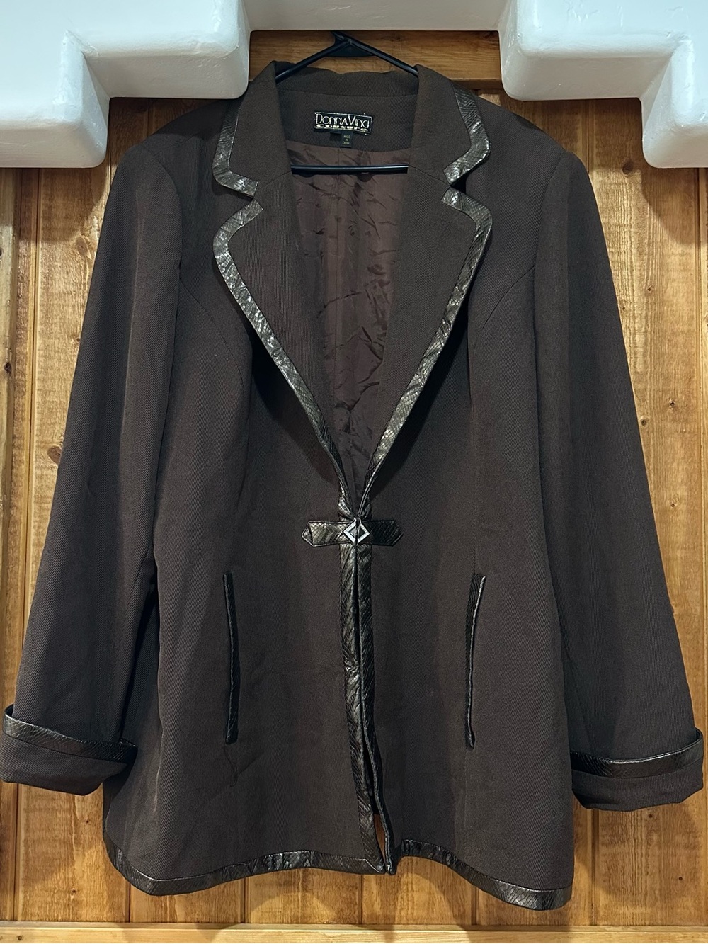 Donna Vinci Womens Black Blazer Size 24 Clasp With Rollover Sleeves